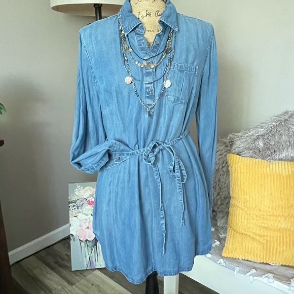 Adorable stylish denim tunic top/dress! - Picture 2 of 4